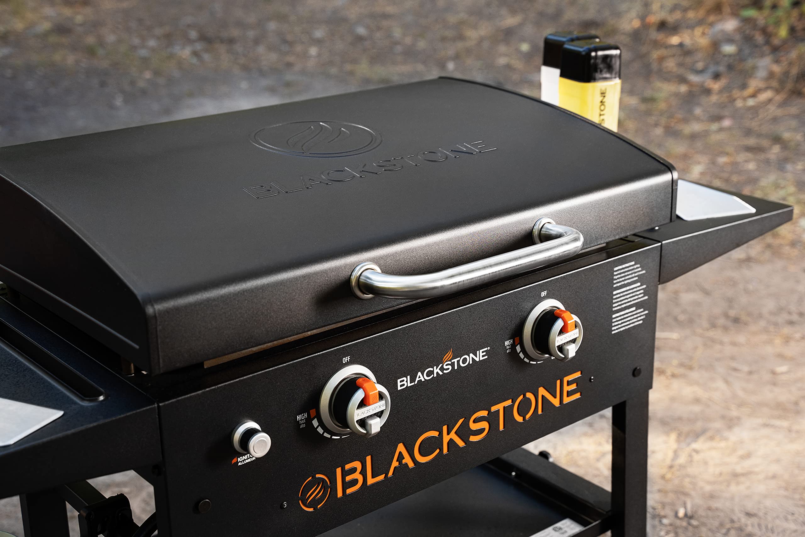 Blackstone 1883 28” Griddle with Hood, Dual Burners, 524 Sq. In. Cooking Surface, Rear Grease Management