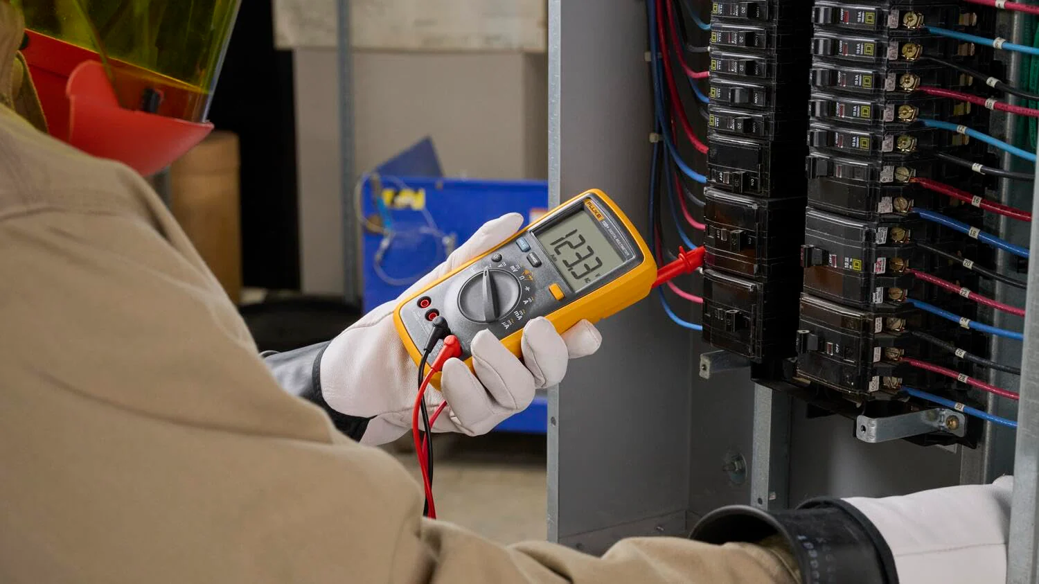Fluke 15B+ Digital Multimeter, CAT III 600V, AC/DC Voltage & Current, Electrical Testing Tool