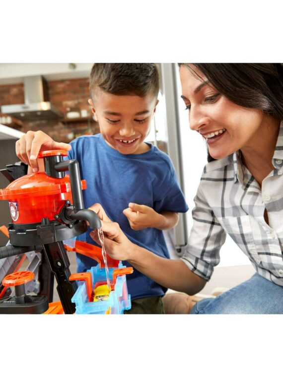 Hot Wheels Ultimate Gator Car Wash Play Set with Color Shifters Car, Ages 5-8, Large-Scale, Interactive Features