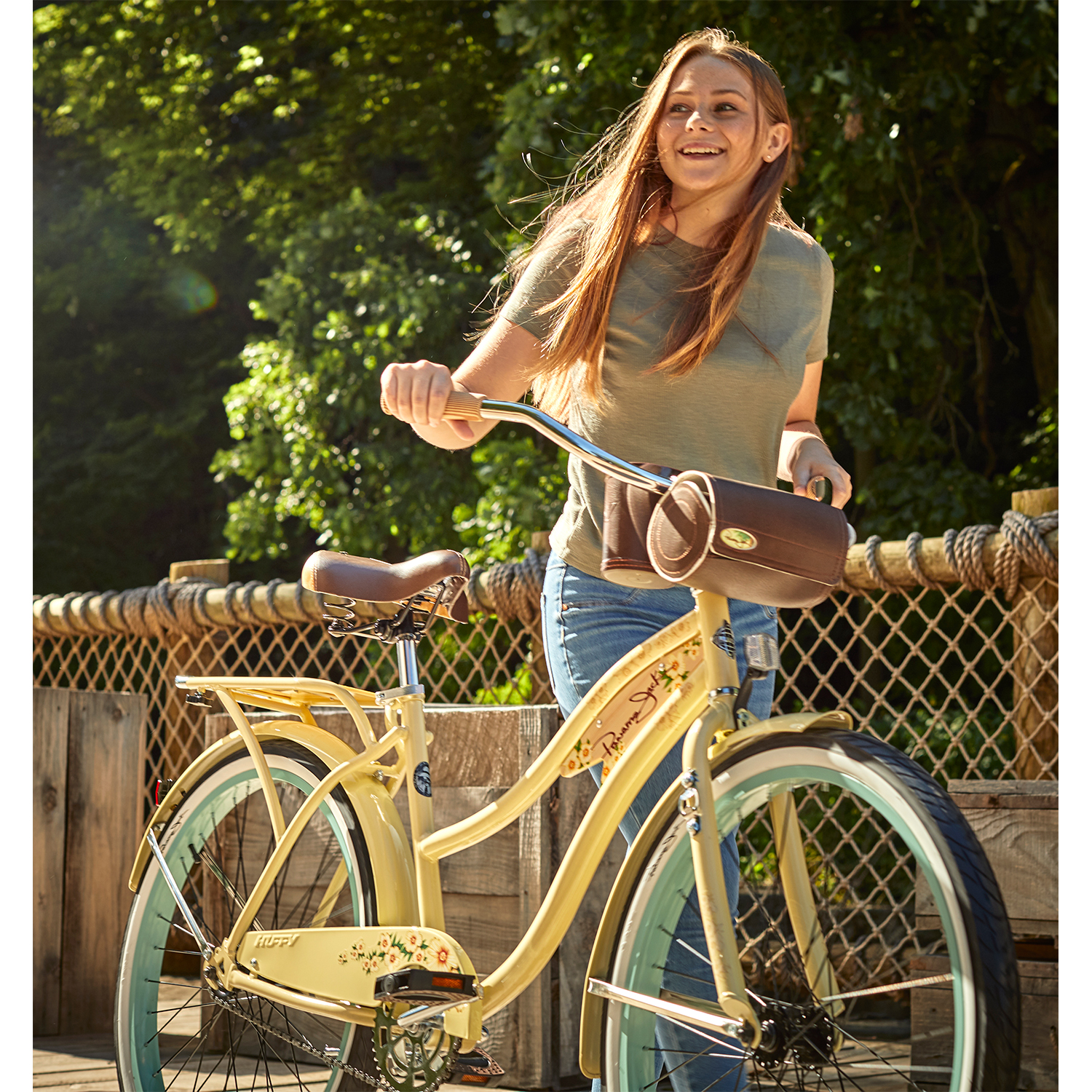 Huffy Panama Jack Women's 26" Beach Cruiser Bike, Steel Frame, Coaster Brakes, Pale Yellow