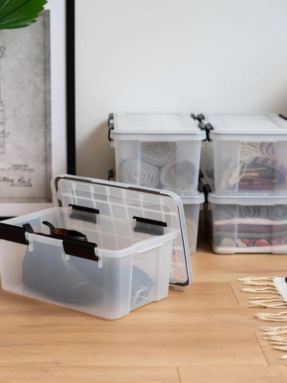 IRIS USA WeatherPro 19 Qt Storage Bins 6 Pack with Lids, Weatherproof, Stackable, BPA-Free