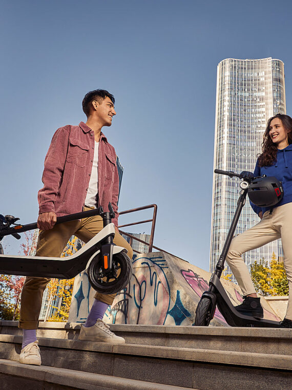 NIU KQi2 Pro Foldable Electric Scooter, 25mi Range, 17.4mph Speed, Grey