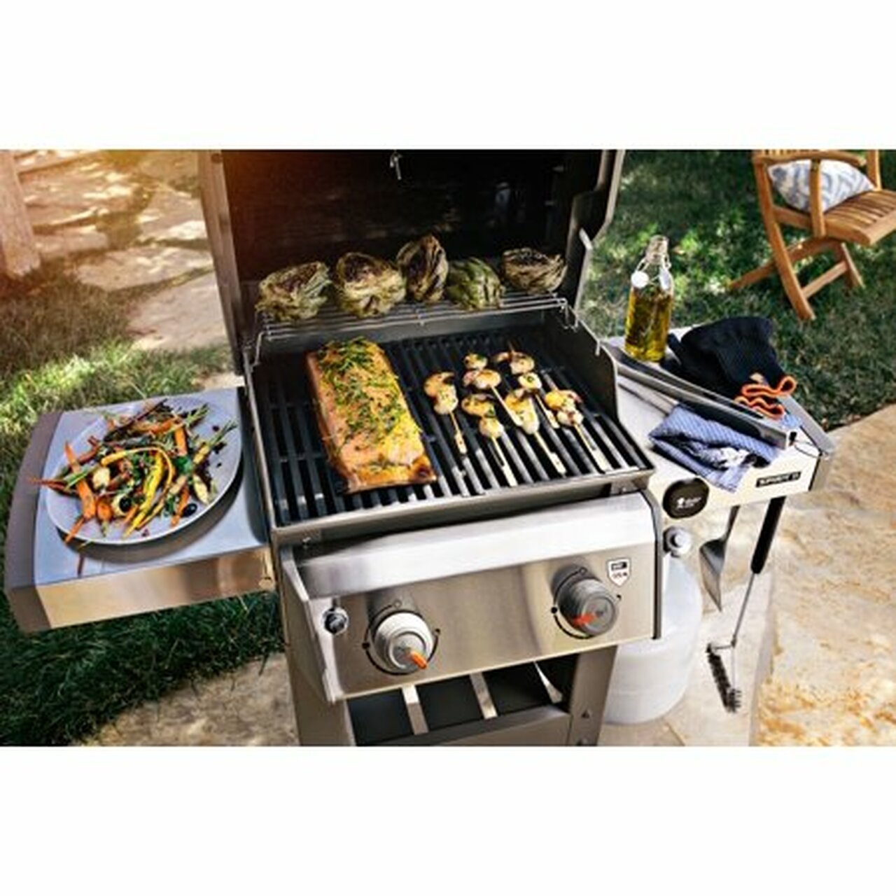 Weber Spirit II E-210 Propane Gas Grill, Black, 2 Burners, 450 sq in Cooking Area, GS4 System, 10-Year Warranty