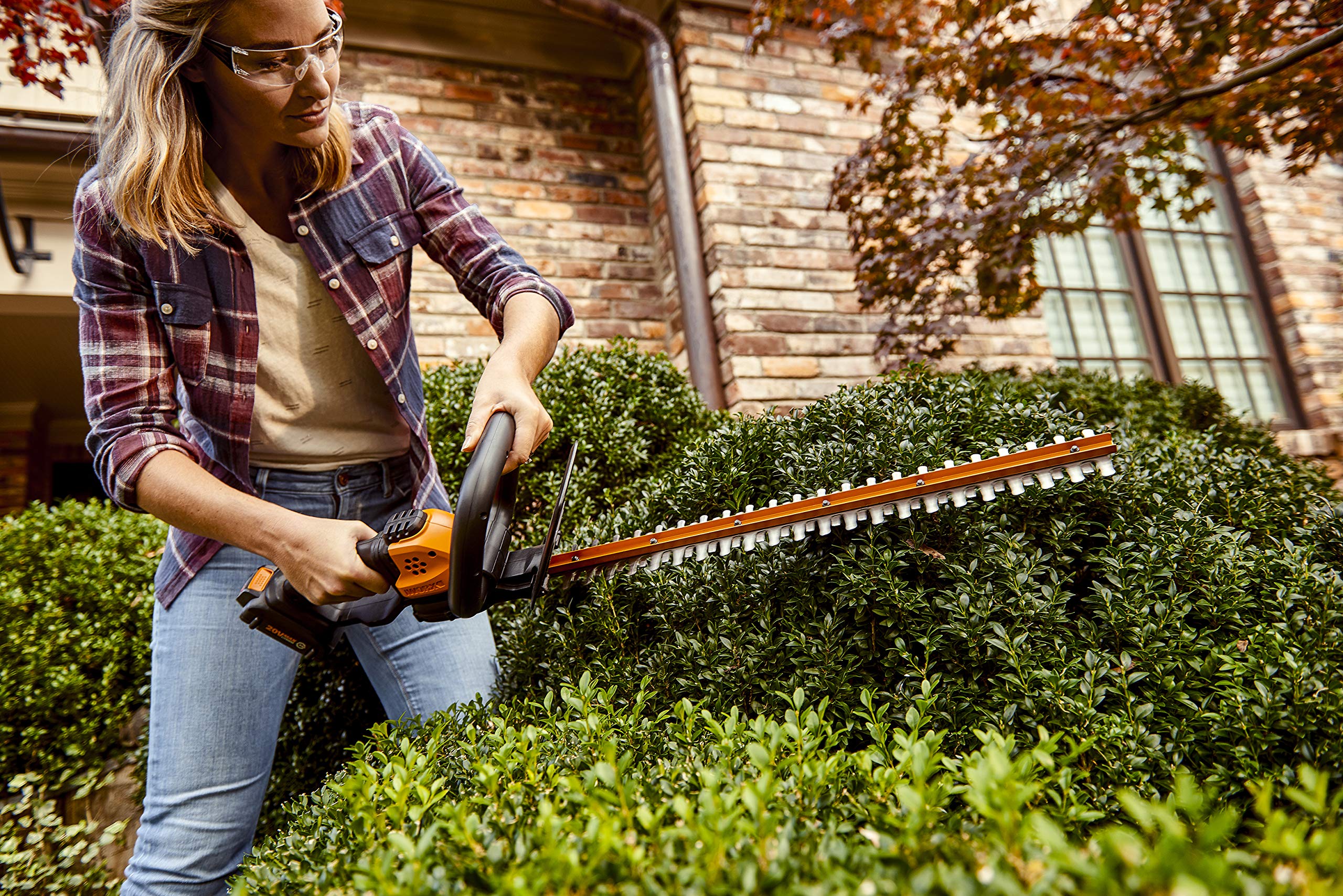 WORX 20V Cordless Hedge Trimmer, 22" Dual-Action Blades, Lightweight, PowerShare Compatible